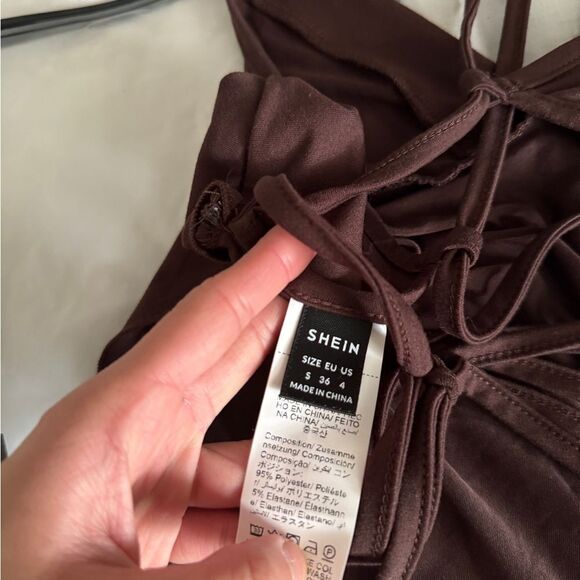 SHEIN Foxxy Ladies' Summer Solid Color Asymmetric Hem Backless Strap Tank Top - Picture 7 of 12